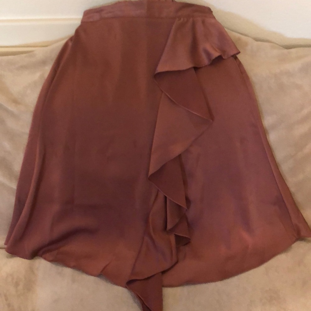 Zara satin side-zip front ruffle skirt